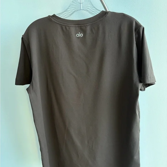 ALO Yoga Matching Set Men's brown Short Sleeve Tee & short - Picture 6 of 12